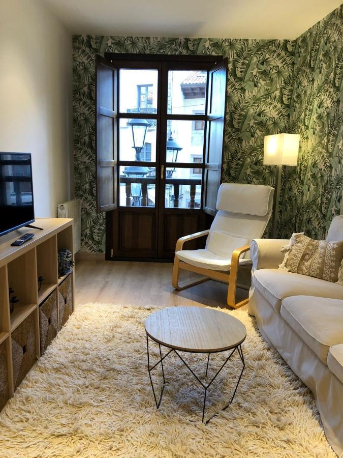 La Plaza De Llanes, Plaza Parres Sobrino, 6 Apartment Bagian luar foto